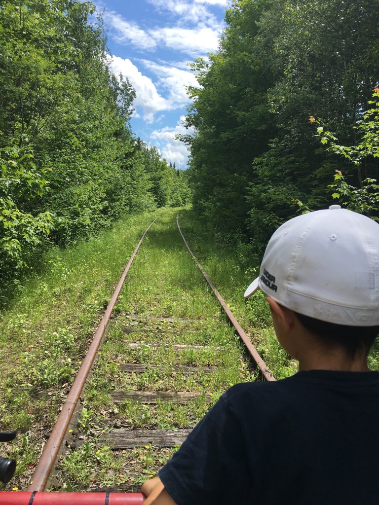 Le vélorail de BeaulacGarthby, une belle activité à faire au Québec